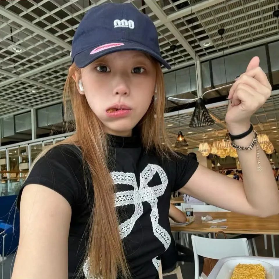 女哭声